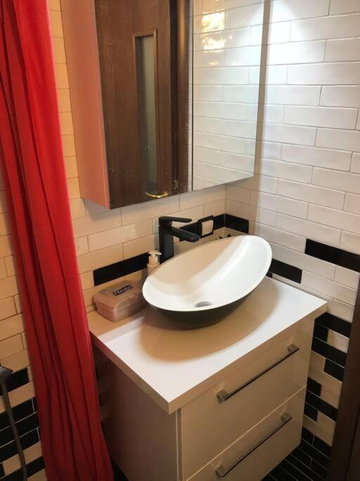 City Center/Navarinou Modern Apt. With Queen Bed سالونيك المظهر الخارجي الصورة